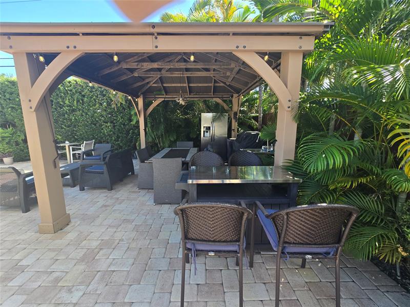 Image 5 of 32 For 3204 Barton Rd