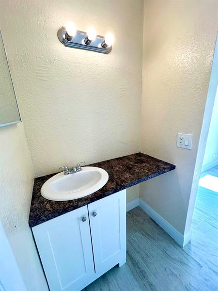 Image 22 of 30 For 4463 Treehouse Ln  H