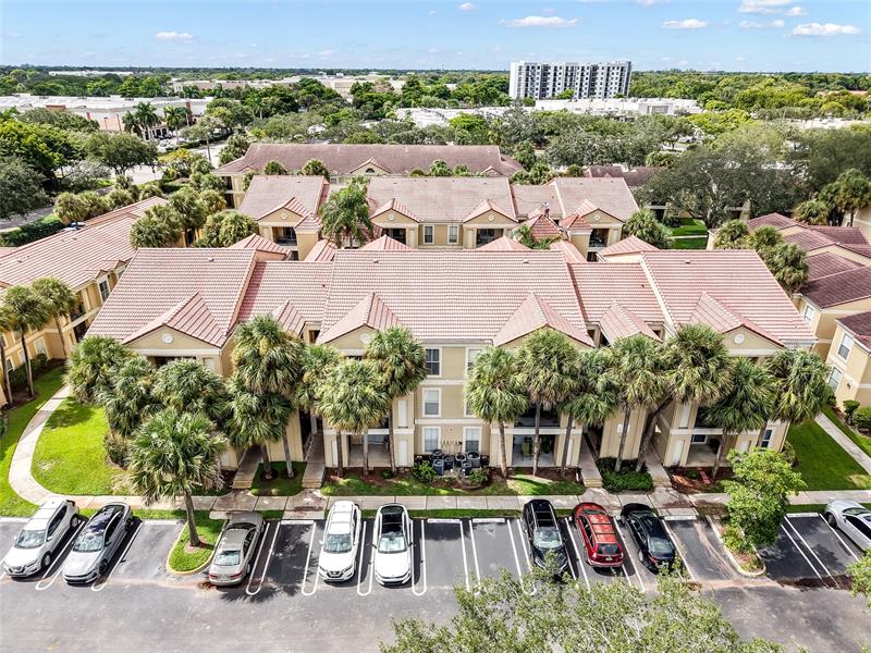 Image 11 of 40 For 733 Riverside Dr  1216