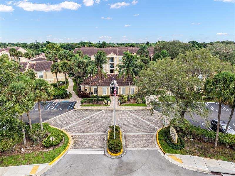 Image 12 of 40 For 733 Riverside Dr  1216
