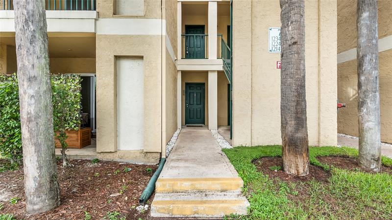 Image 13 of 40 For 733 Riverside Dr  1216