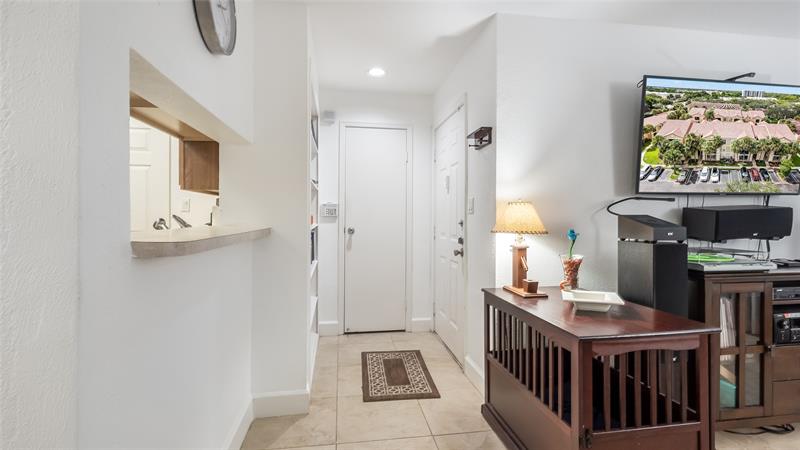 Image 15 of 40 For 733 Riverside Dr  1216