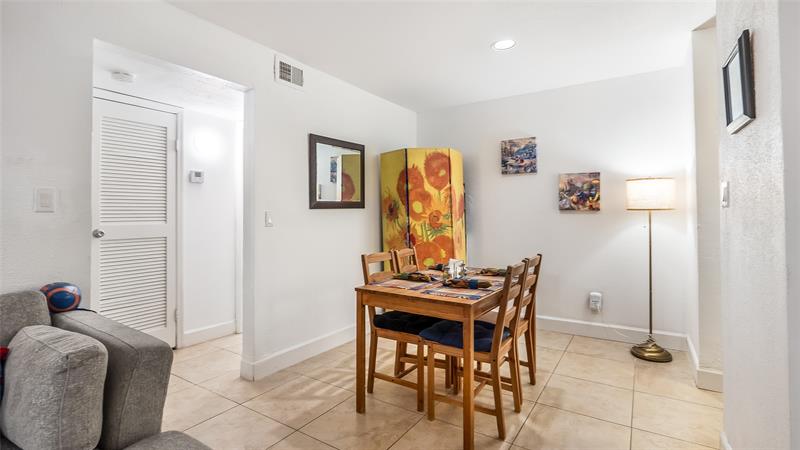 Image 23 of 40 For 733 Riverside Dr  1216