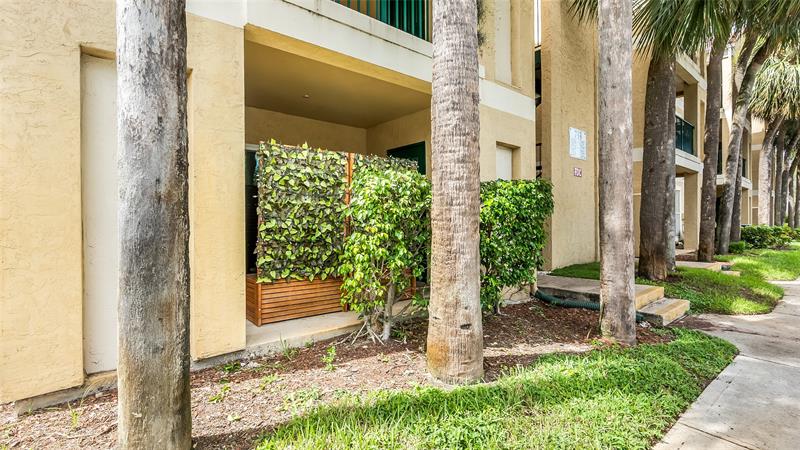 Image 38 of 40 For 733 Riverside Dr  1216