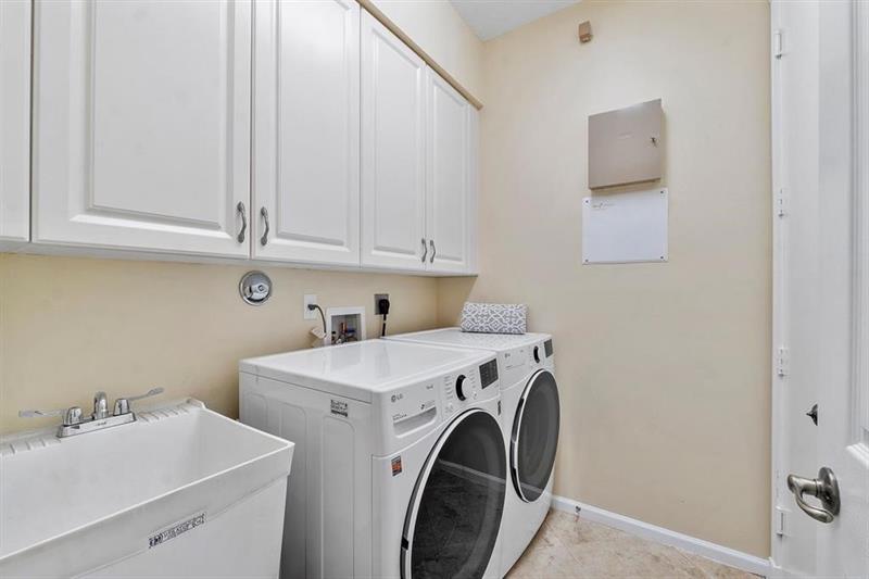 Image 14 of 27 For 6828 Belmont Shore Dr
