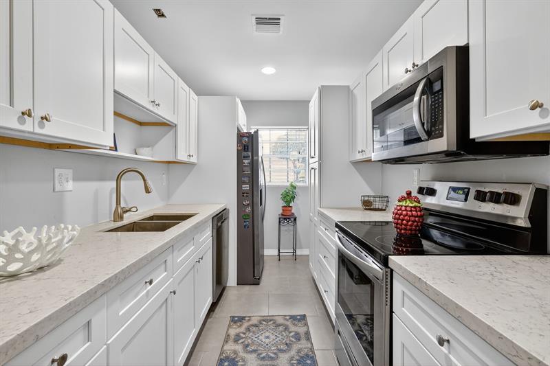 Image 15 of 41 For 13930 Nesting Way  C