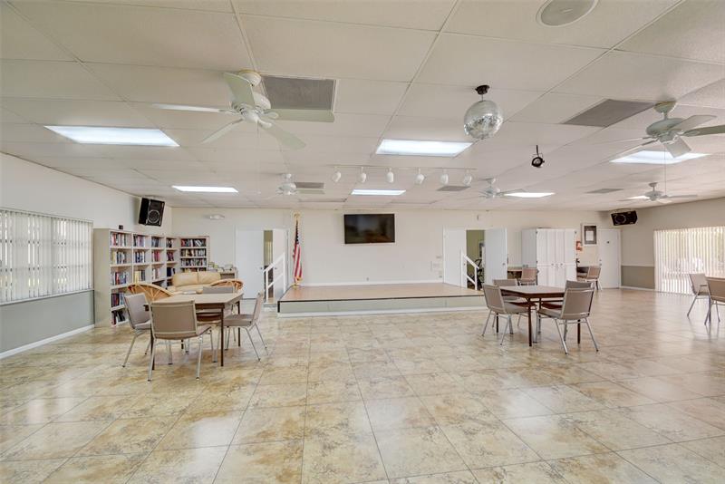 Image 34 of 41 For 13930 Nesting Way  C