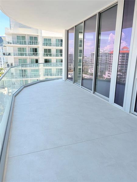 Image 22 of 61 For 151 Seabreeze Blvd  0703-e