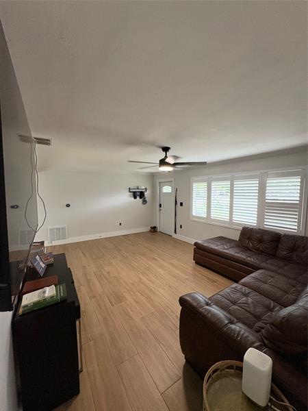 Image 5 of 16 For 1501 6th Ave