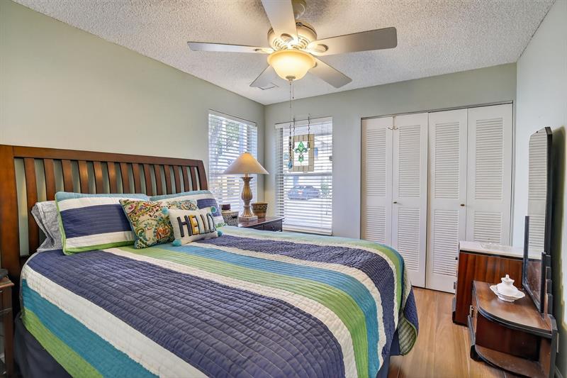 Image 20 of 46 For 2052 Discovery Cir E