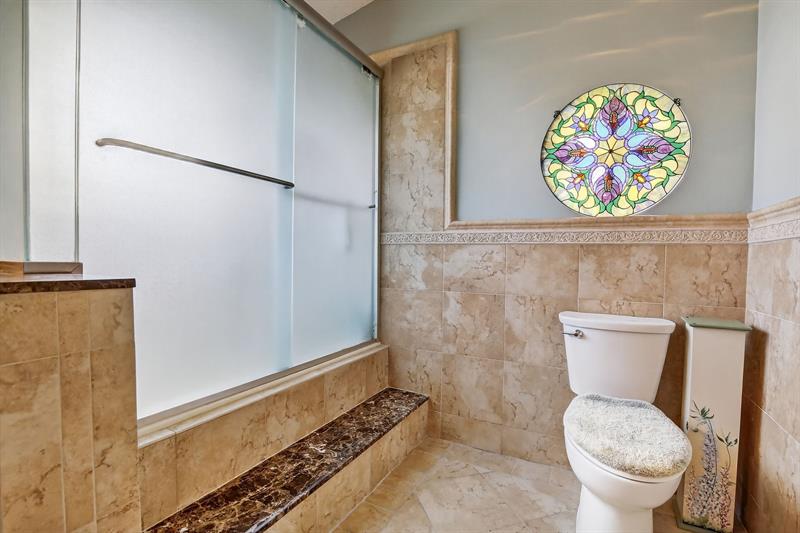 Image 30 of 46 For 2052 Discovery Cir E