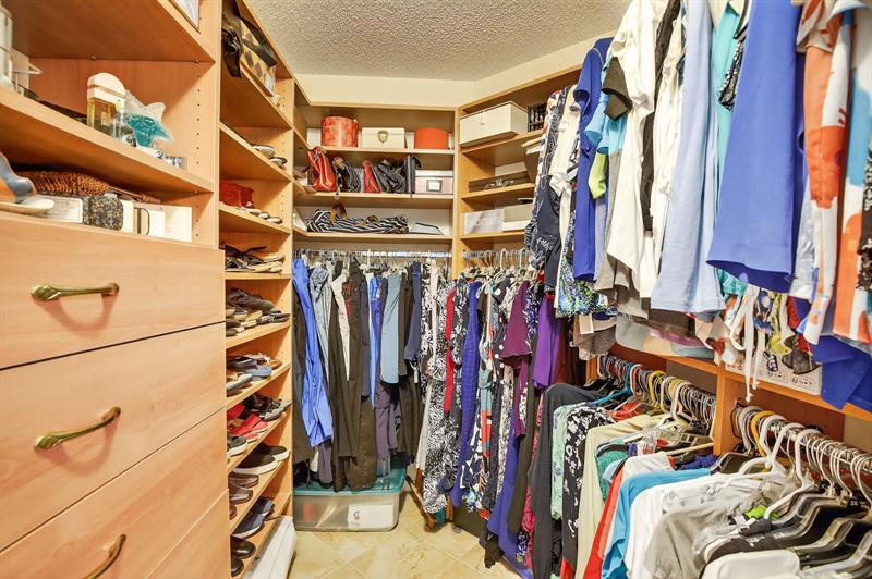 Image 31 of 46 For 2052 Discovery Cir E