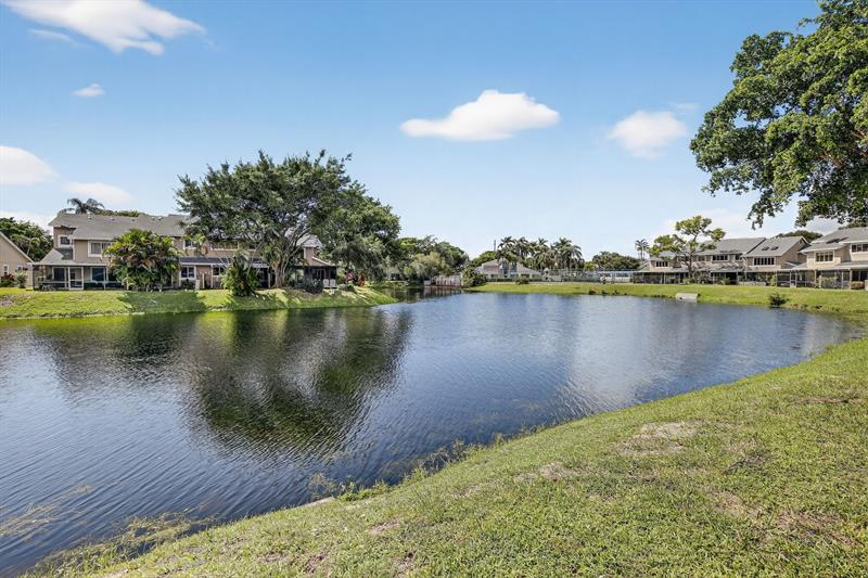 Image 32 of 46 For 2052 Discovery Cir E