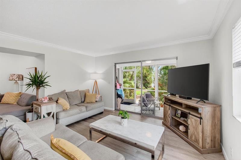 Image 10 of 45 For 10 13th St  1a