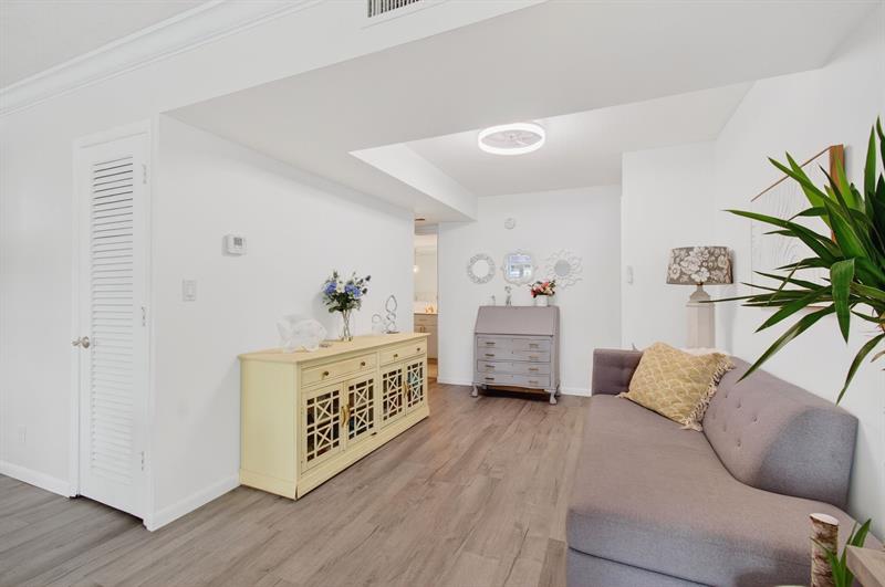 Image 15 of 45 For 10 13th St  1a