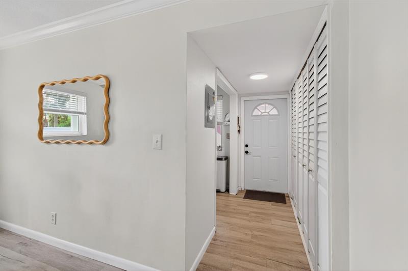 Image 21 of 45 For 10 13th St  1a