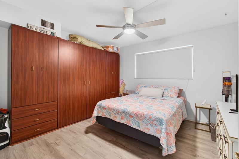 Image 22 of 45 For 10 13th St  1a