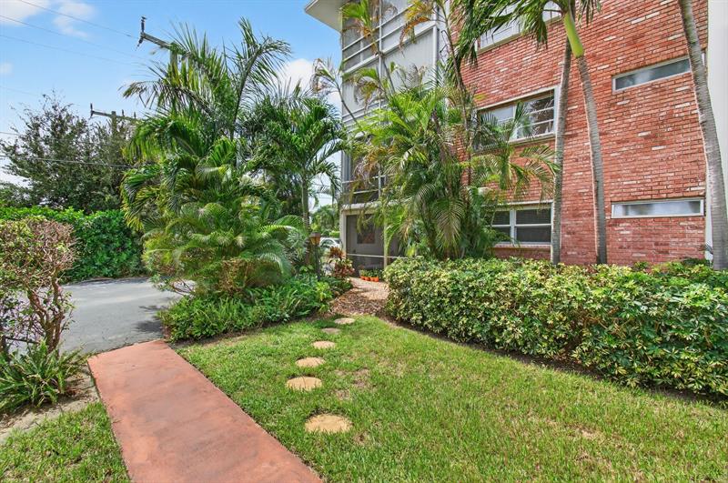 Image 38 of 45 For 10 13th St  1a