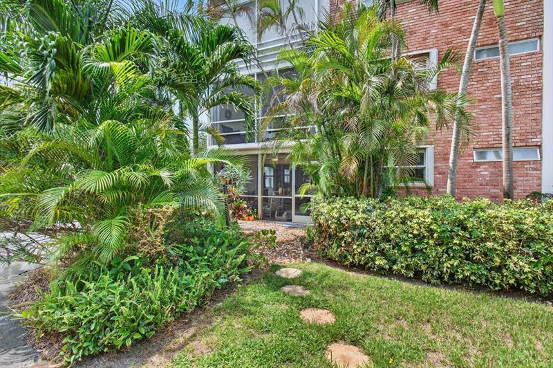 Image 39 of 45 For 10 13th St  1a