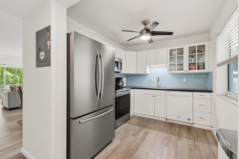 Image 4 of 45 For 10 13th St  1a