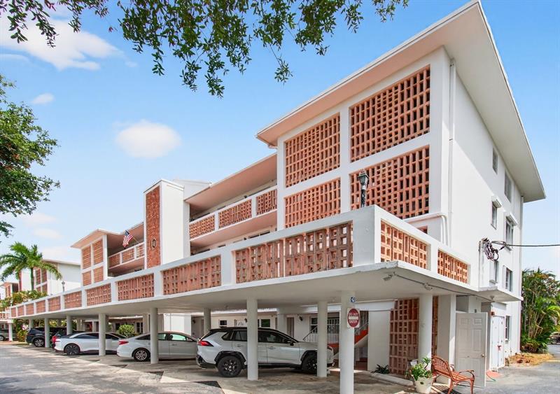 Image 40 of 45 For 10 13th St  1a