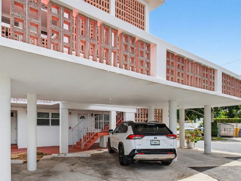 Image 42 of 45 For 10 13th St  1a