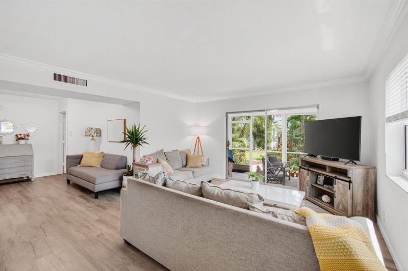 Image 9 of 45 For 10 13th St  1a