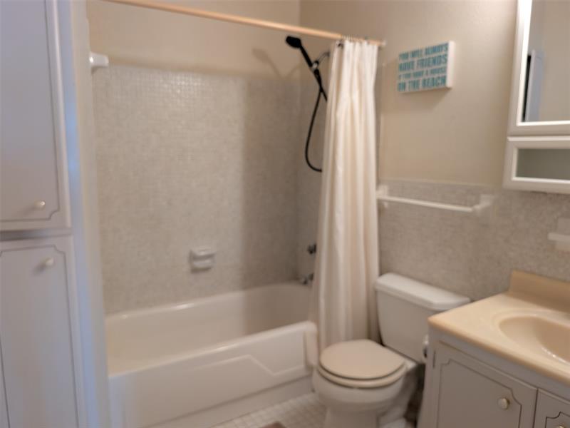 Image 9 of 15 For 400 Cypress Rd  423