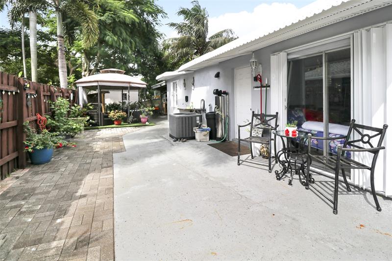 Image 8 of 11 For 355 61st Ter