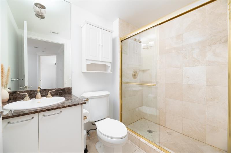 Image 28 of 67 For 17555 Collins Ave  1608