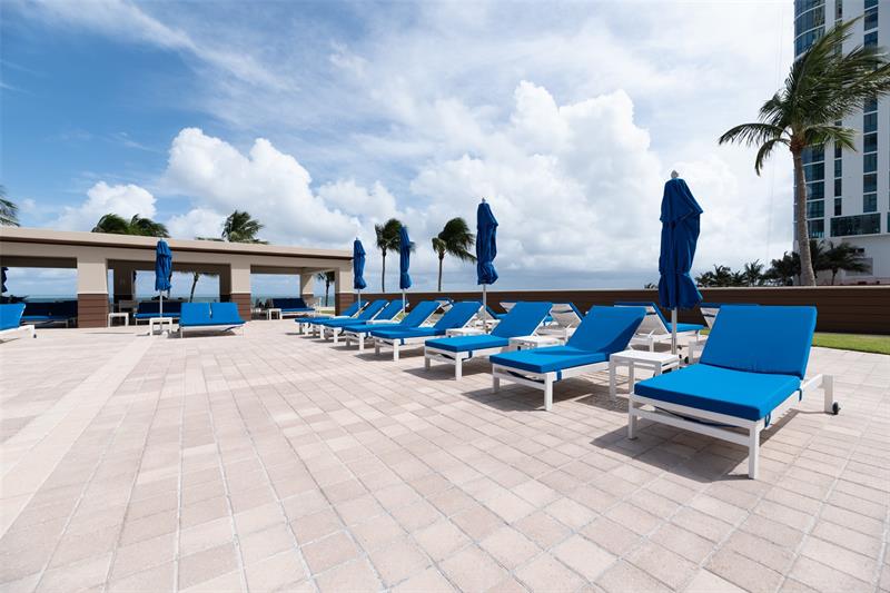 Image 36 of 67 For 17555 Collins Ave  1608