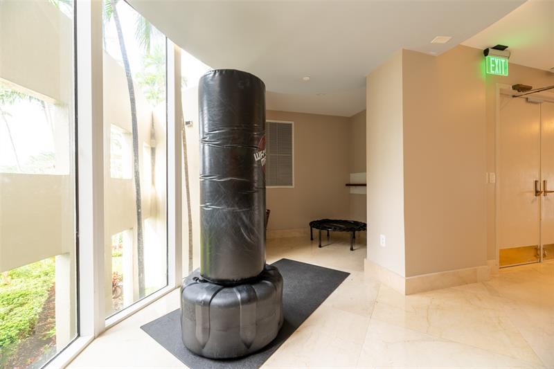 Image 43 of 67 For 17555 Collins Ave  1608