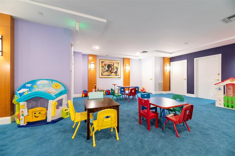 Image 53 of 67 For 17555 Collins Ave  1608