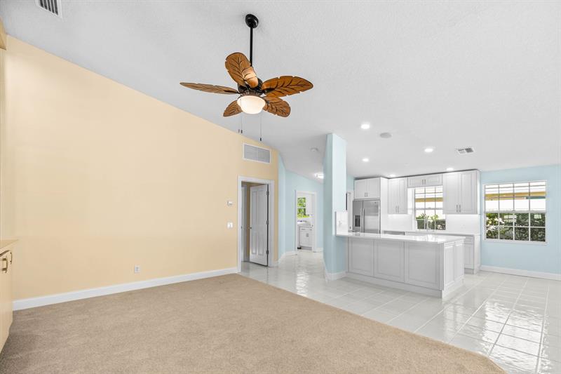 Image 12 of 38 For 4186 Royal Oaks Dr