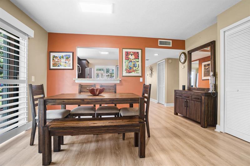 Image 10 of 28 For 410 Lakeview Dr  104