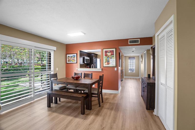 Image 11 of 28 For 410 Lakeview Dr  104