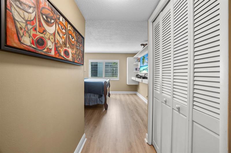 Image 17 of 28 For 410 Lakeview Dr  104