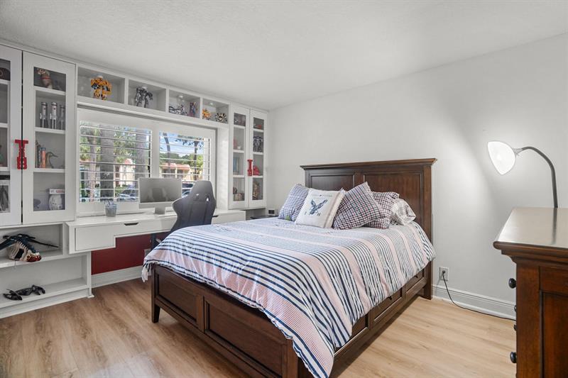 Image 25 of 28 For 410 Lakeview Dr  104