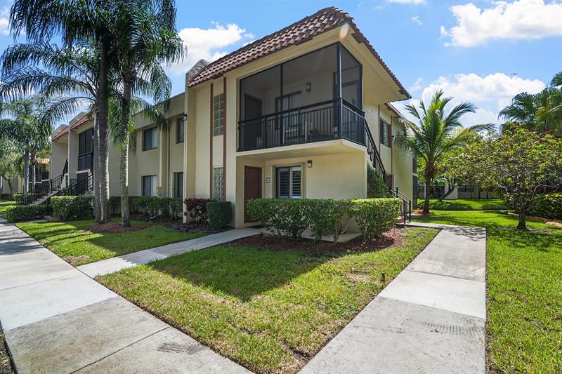 Image 3 of 28 For 410 Lakeview Dr  104