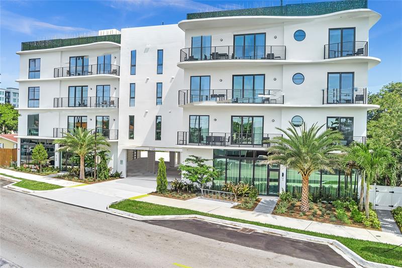 Image 19 of 23 For 2100 Miami Rd  204