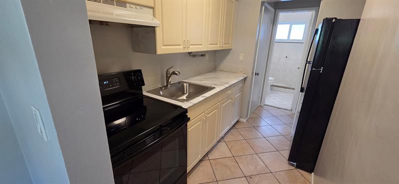Image 6 of 11 For 1129 5th Ave  2