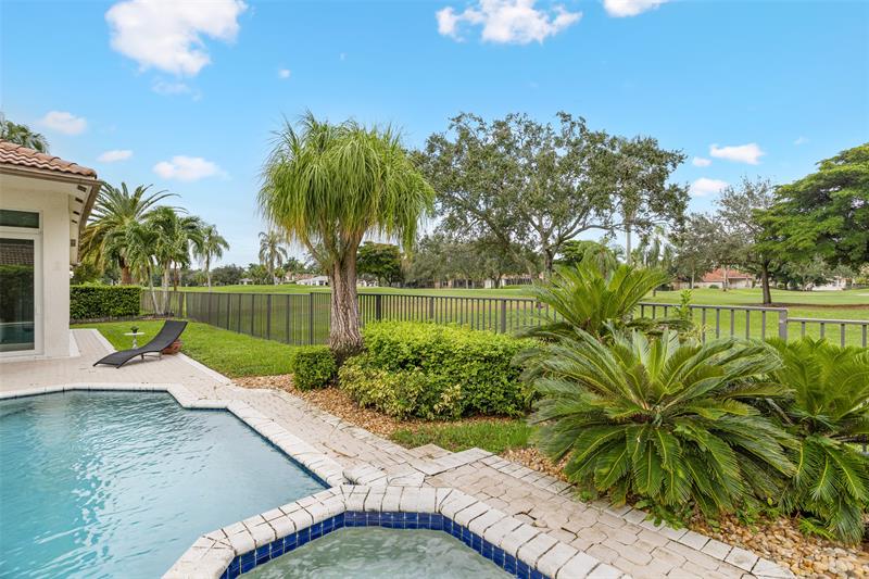 Image 35 of 47 For 2534 Golf View Dr
