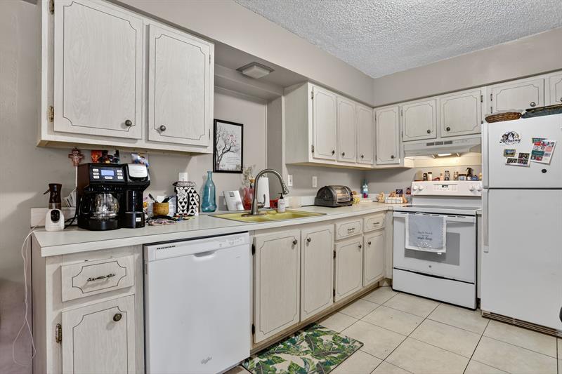 Image 14 of 34 For 9806 71st St