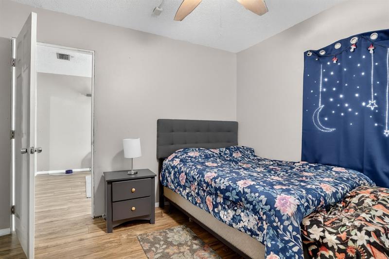 Image 18 of 34 For 9806 71st St