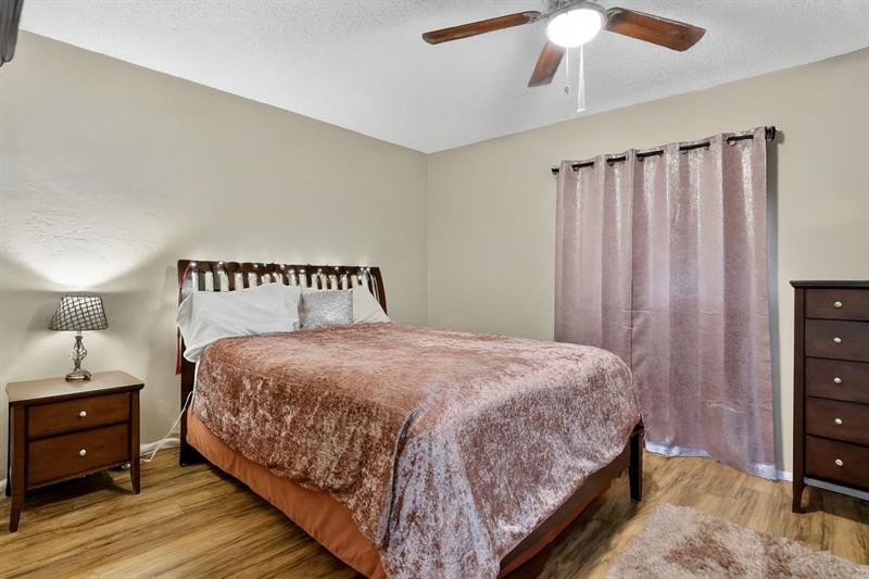 Image 20 of 34 For 9806 71st St