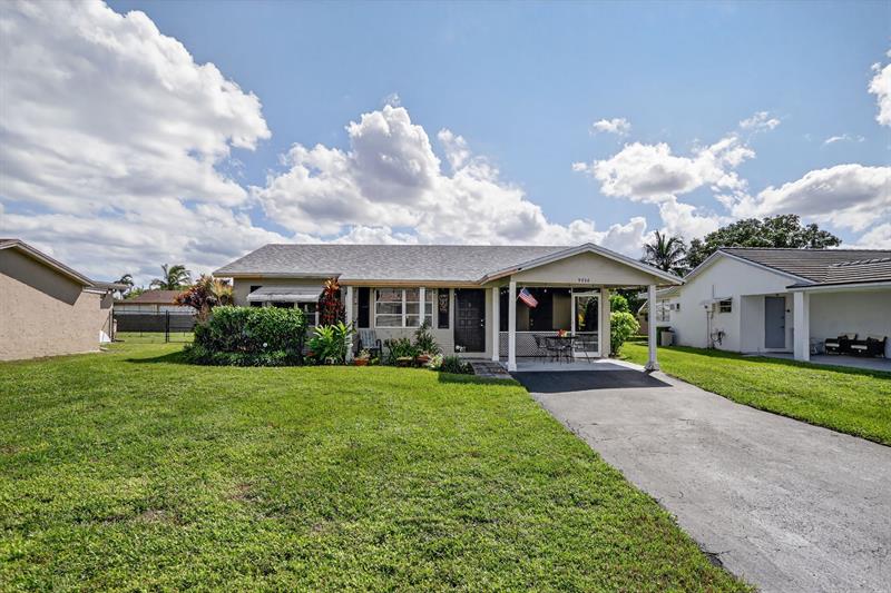 Image 3 of 34 For 9806 71st St