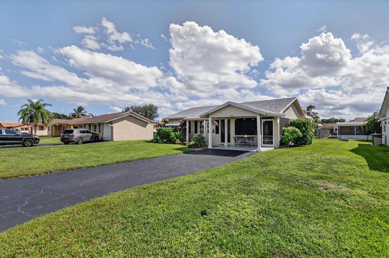 Image 4 of 34 For 9806 71st St