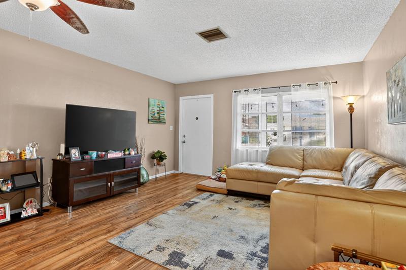 Image 8 of 34 For 9806 71st St