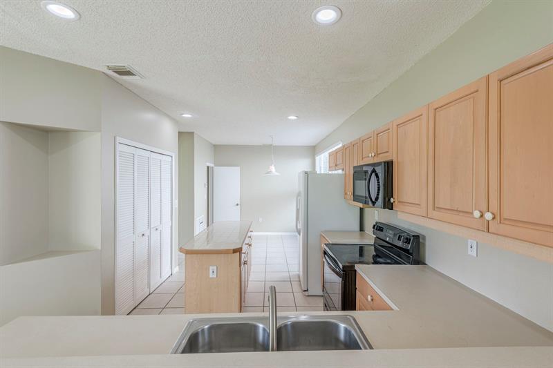 Image 14 of 44 For 14951 157th Ct