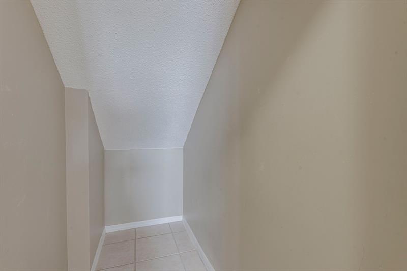 Image 17 of 44 For 14951 157th Ct